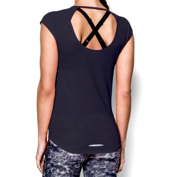 Under Armour Tops - Under Armour UA Fly By Short sleeve Top Black M